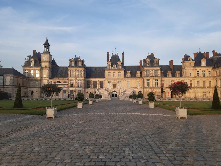 From Paris: Fontainebleau & Vaux-le-Vicomte Private Tour - Fontainebleau Palace and seven centuries of royal life