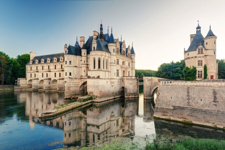 From Paris: Full-Day Loire Valley Chateaux Tour - Guided, Self-Guided, or Audio Tour?