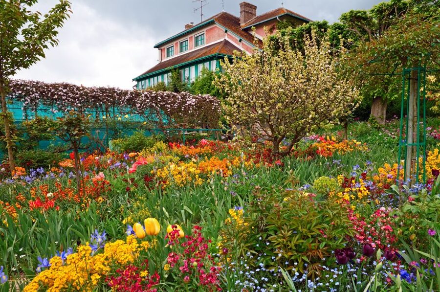 From Paris: Giverny and Versailles Palace Guided Day Trip - What to bring and how to prepare