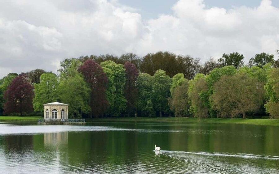 From Paris: Private Day Tour to Fontainebleau Palace - Why Fontainebleau makes a good escape from Paris