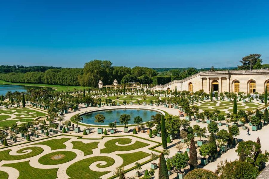 From Paris: Skip-the-Line Palace of Versailles Bike Tour - The palace and Hall of Mirrors
