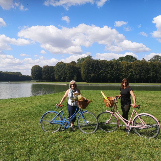 From Paris: Skip-the-Line Palace of Versailles Bike Tour - The Versailles market and building your picnic
