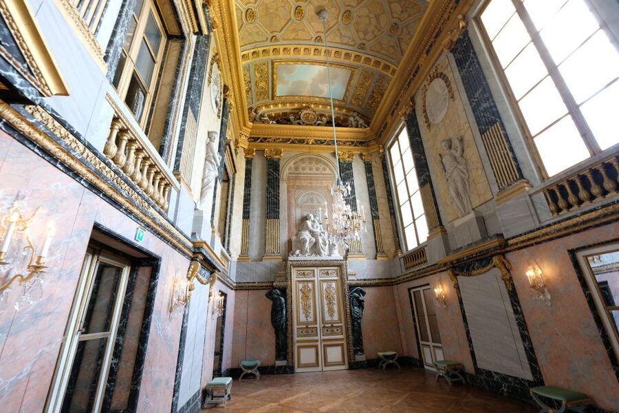 From Paris: Versailles Palace and Gardens Guided Day Trip - What the $124 price gets you