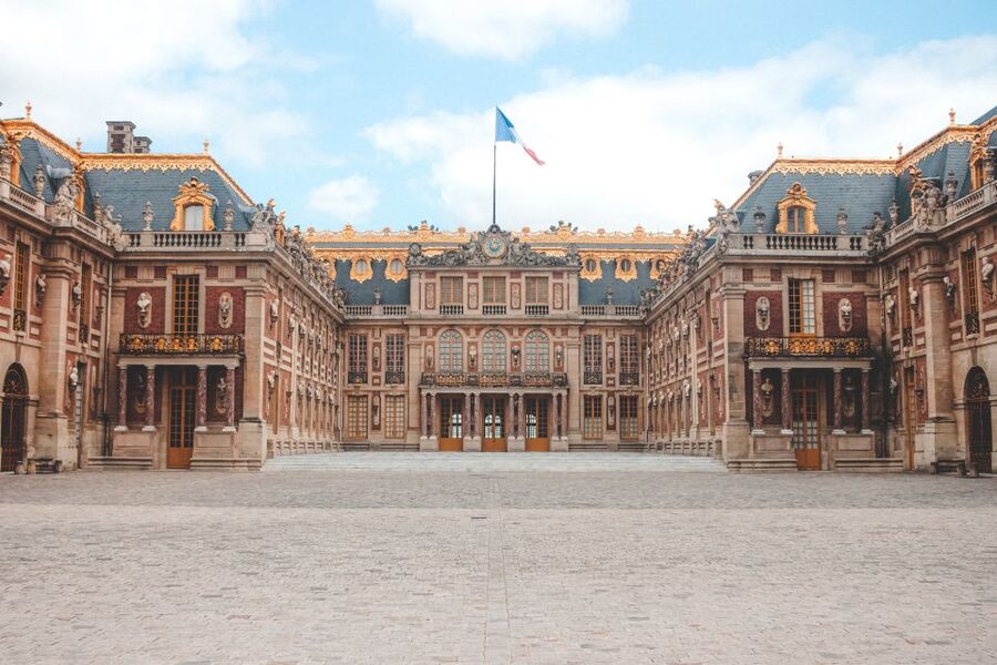 From Paris: Versailles Palace and Gardens Guided Experience - Two hours among fountains, statues, and royal stories