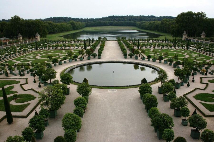 From Paris: Versailles Palace and Gardens Guided Experience - Getting from Invalides to Versailles by train