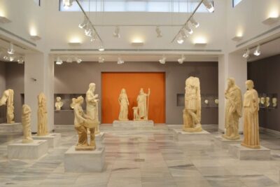 From Rethymno: Knossos Palace and Heraklion Guided Tour