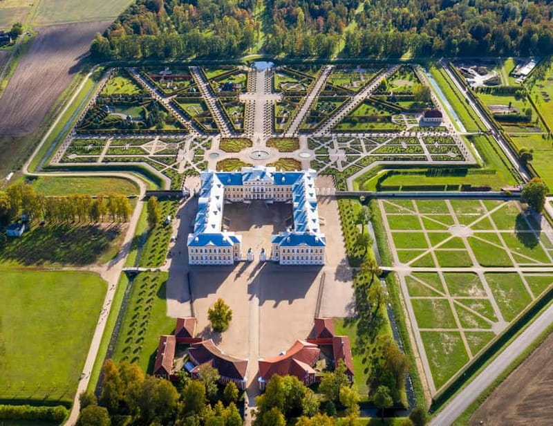 From Riga : Rundale palace and Bauska castle tour and back. - Meeting at Bauskas iela 8