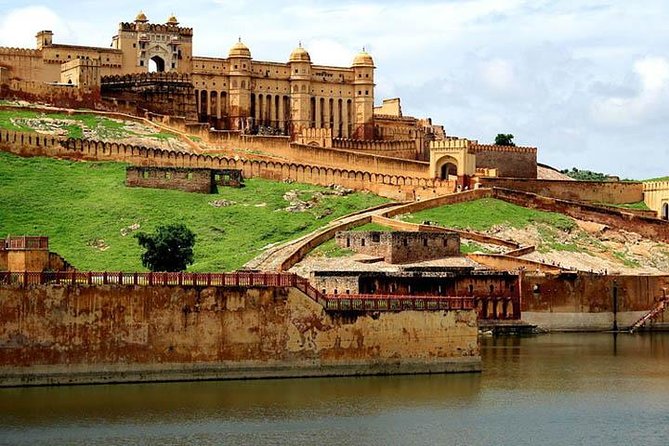 Full-Day Jaipur City Tour with Amber Fort and City Palace - Hawa Mahal reveals Jaipur’s pink-stone character