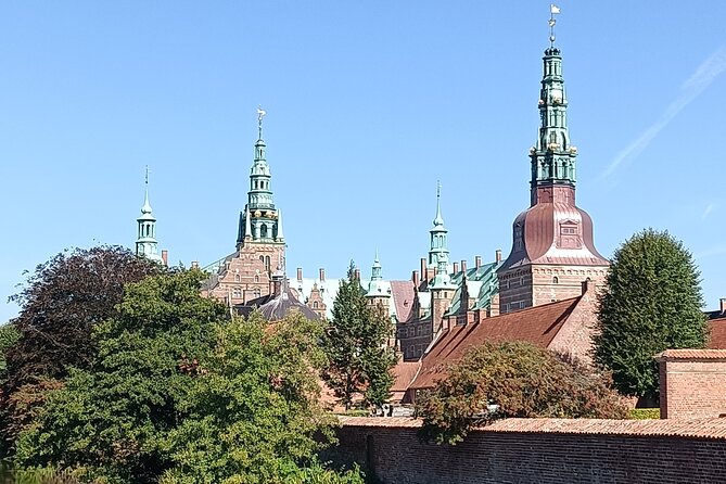 Full-Day Tour; Castle, Palace & Cathedral, Winter(JAN-MAR) - Frederiksborg Palace beside the lake