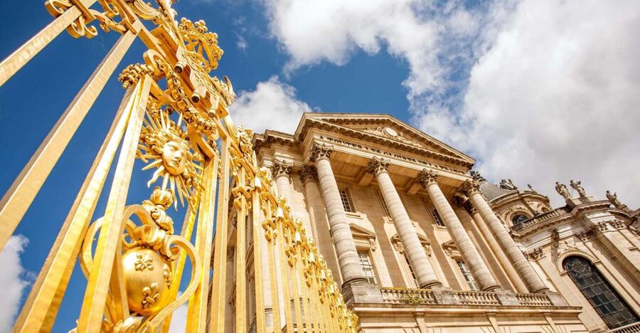 Gardens of Versailles Walking Tour & Palace Entry - Entering the Château with timed admission
