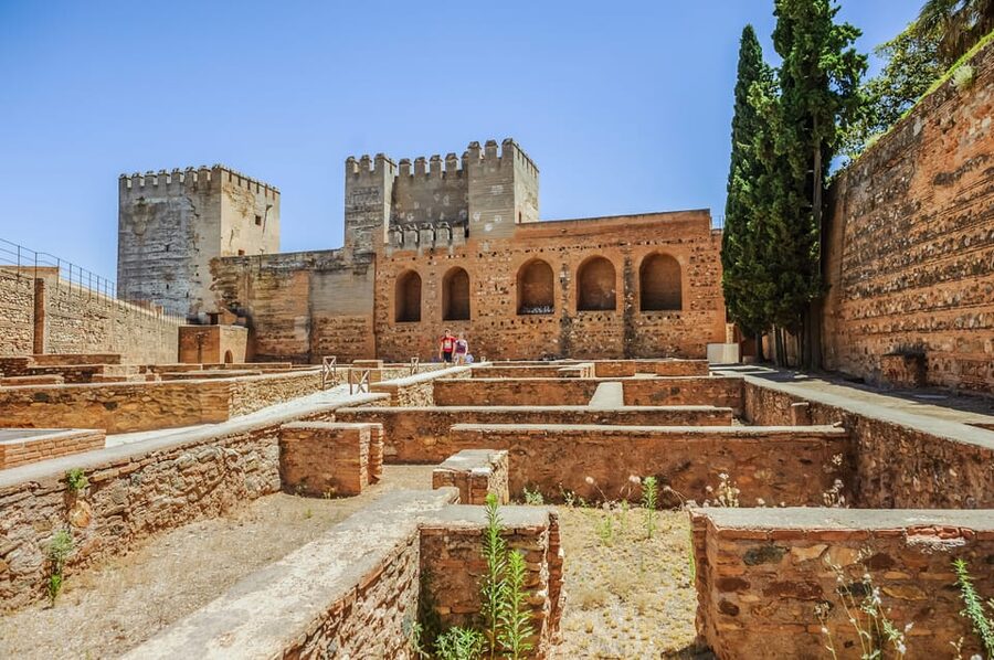 Granada: Alhambra and Nasrid Palaces Entry Ticket - Alcazaba: stone walls and wide views