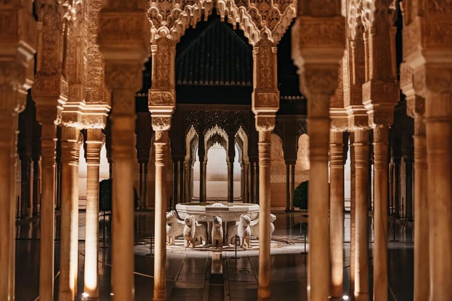 Granada: Alhambra and Nasrid Palaces Guided Tour at Night - Why the Alhambra is special after dark