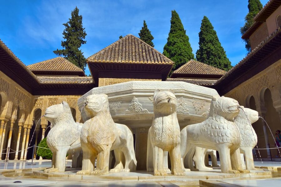 Granada: Alhambra and Nasrid Palaces Private Guide Tour - Why a private Alhambra visit can be worth the price