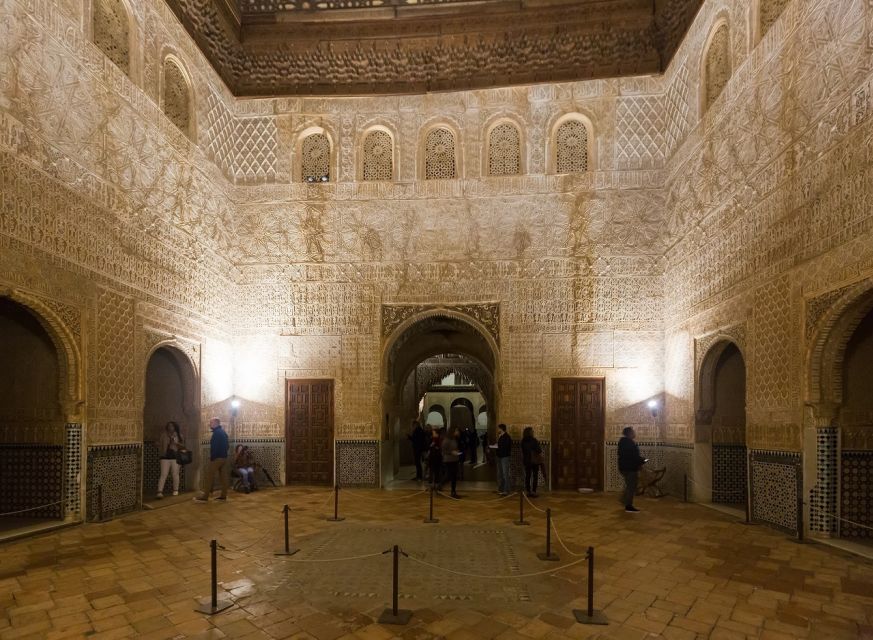 Granada: Alhambra and Nasrid Palaces Private Tour - Key points to know before booking