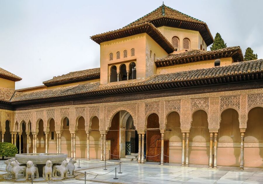 Granada: Alhambra and Nasrid Palaces Private Tour - Who should book this Alhambra tour?