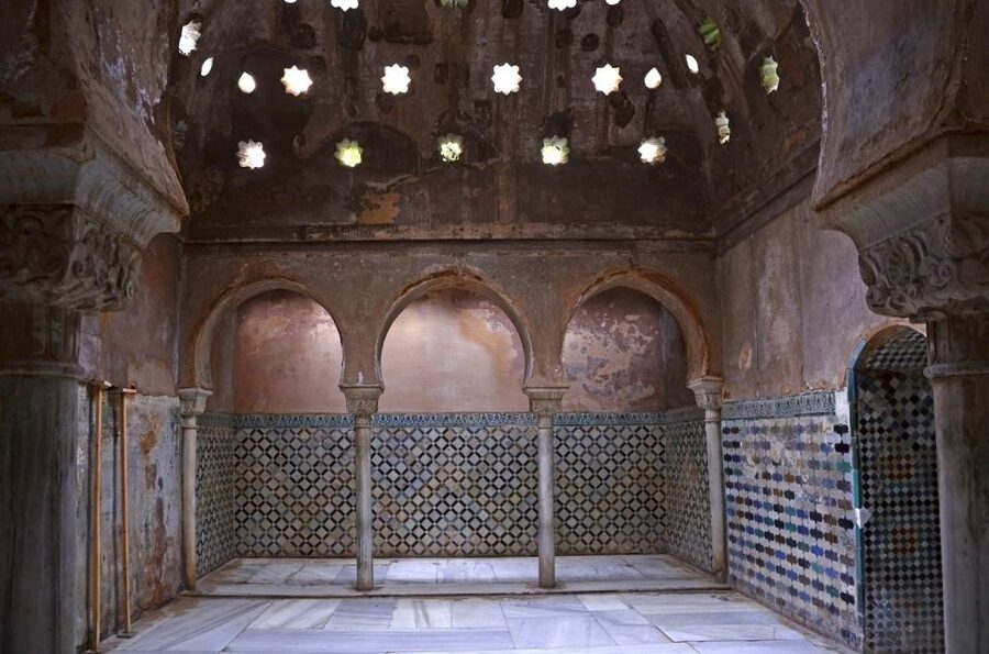 Granada: Alhambra and Nasrid Palaces Private Tour - Palace of Charles V and the changing Alhambra