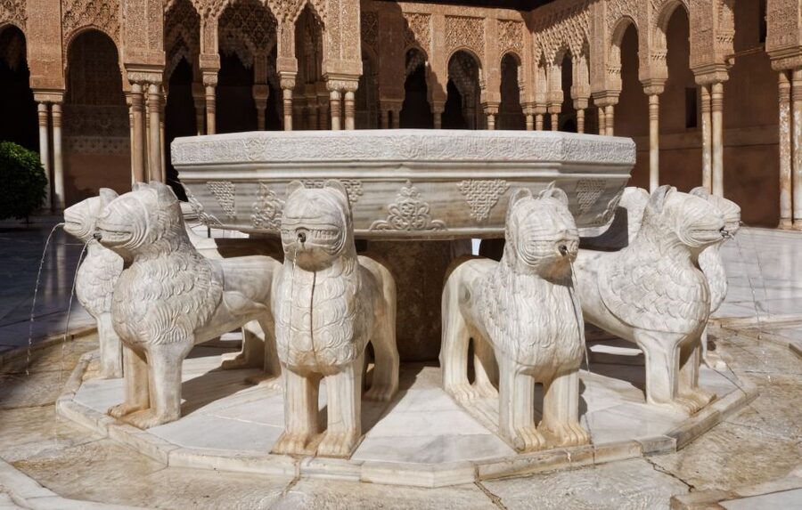 Granada: Alhambra and Nasrid Palaces Private Tour - Meeting at the Alhambra visitor centre