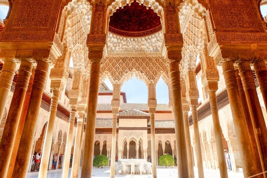 Granada: Alhambra and Nasrid Palaces Small Guided Tour - Three hours, walking, and group size