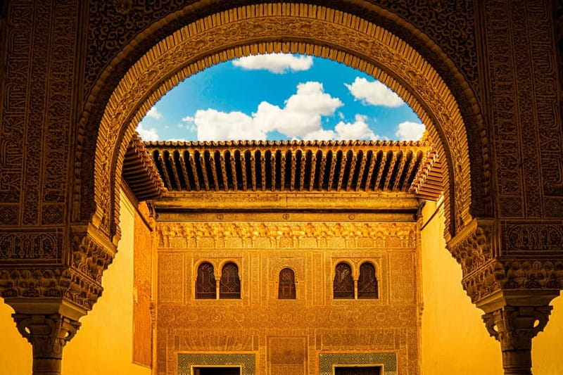 Granada: Alhambra, Generalife & Nasrid Palaces Guided Tour - Nasrid Palaces: the reason to reserve early