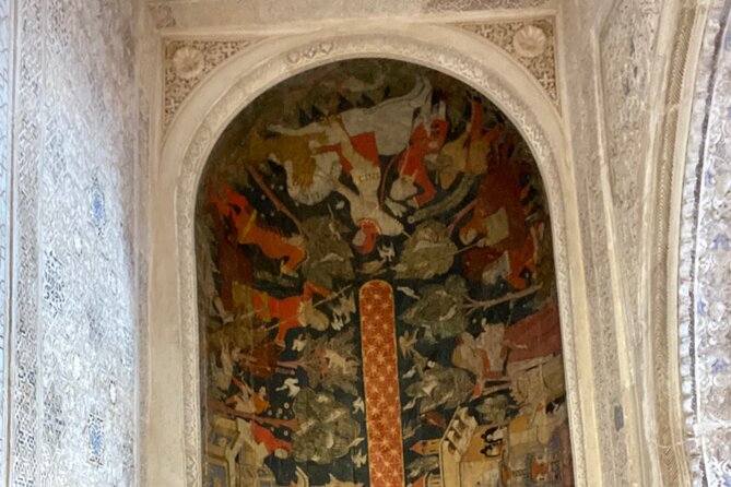 Granada Alhambra Group Tour includes Nazaries Palaces - Guides are the main value of the experience