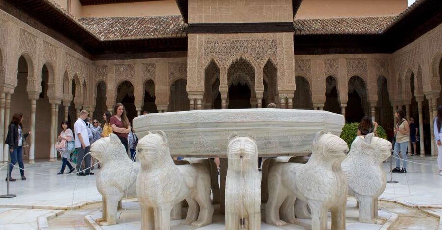 Granada: Alhambra Guided Tour with Nasrid Palaces - Why this Alhambra tour makes sense