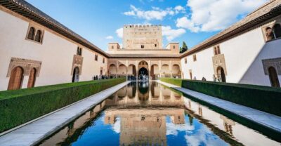 Alhambra Guided Tour with Nasrid Palaces & Gardens