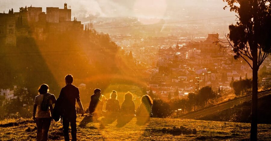 Granada: Alhambra & Nasrid Palaces Small Group Guided Tour - Timing, communication, and practical details