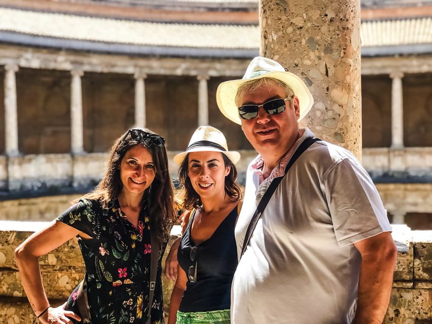 Granada: Alhambra & Nasrid Palaces Tour with Tickets - What the three-hour pace feels like