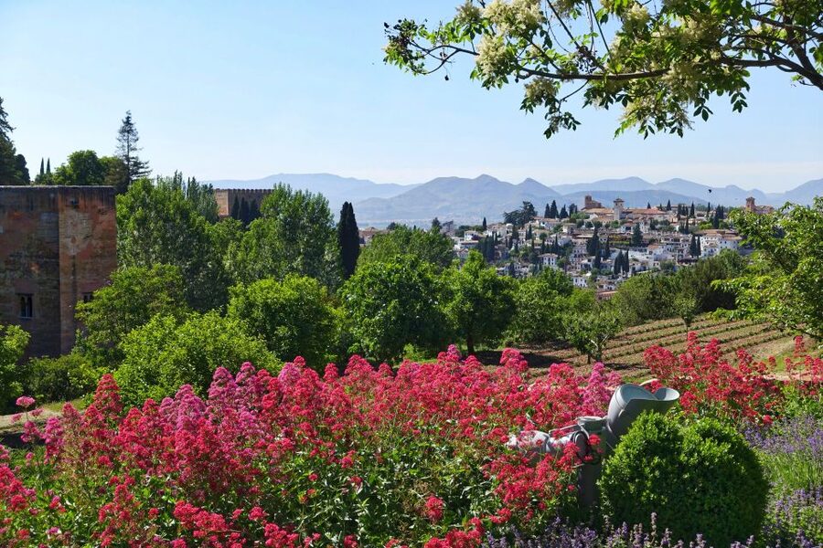Granada: Alhambra Palace Guided Tour - Charles V Palace and the change in style