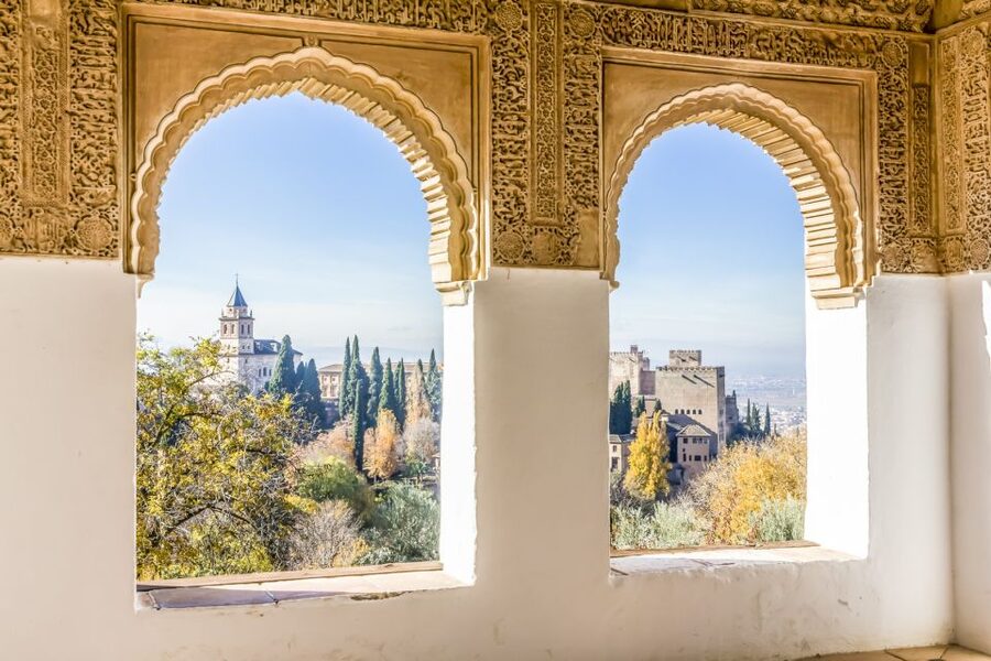 Granada: Alhambra Small Group Tour with Nasrid Palaces - Nasrid Palaces: the essential timed visit