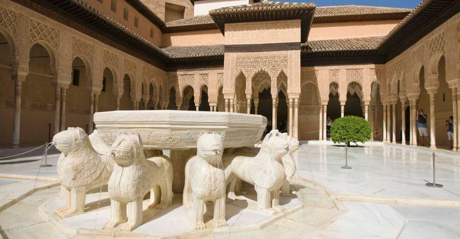 Granada: Alhambra Small Group Tour with Nasrid Palaces - Generalife: gardens, water, and the summer retreat