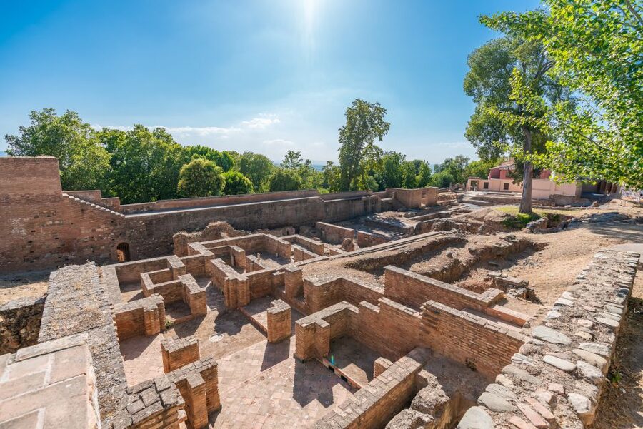 Granada: Alhambra Ticket and Guided Tour with Nasrid Palaces - The Medina and the Working Alhambra