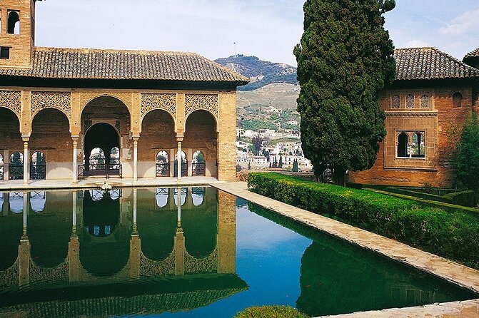 Granada Private Alhambra Tour includes Nazaries Palaces - Carlos V Palace: a striking change of style