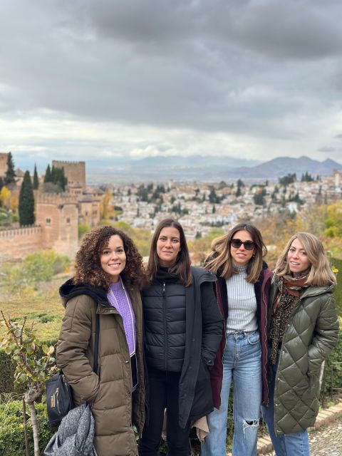 Granada: Private Full Alhambra Tour with Nasrid Palaces - Why a private guide helps at the Alhambra