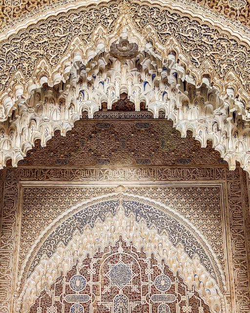 Granada: Private Full Alhambra Tour with Nasrid Palaces - A short break before the fortress