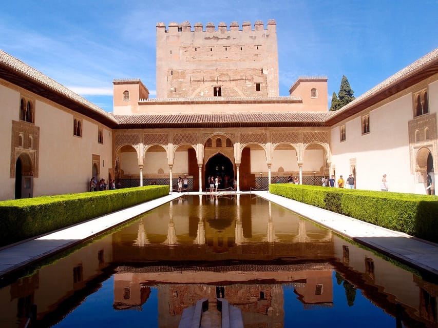 Granada: Tour of Alhambra, Generalife, and Nasrid Palaces - Key points to know before booking