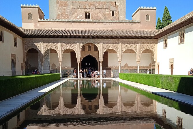 Granada, Visit Alhambra with Nasrid palaces, gardens and Alcazaba - Why this Alhambra route works well