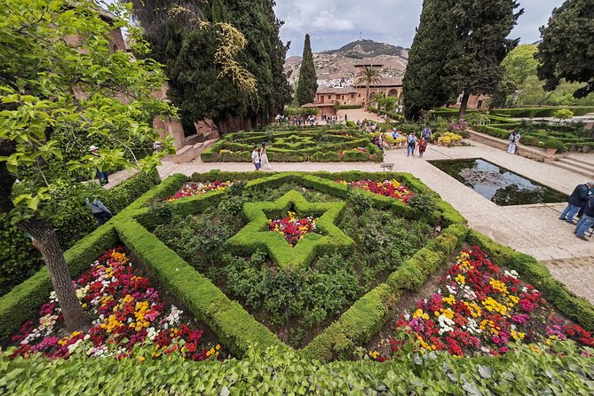 Granada, Visit Alhambra with Nasrid palaces, gardens and Alcazaba - Partal and the mirror-like pond