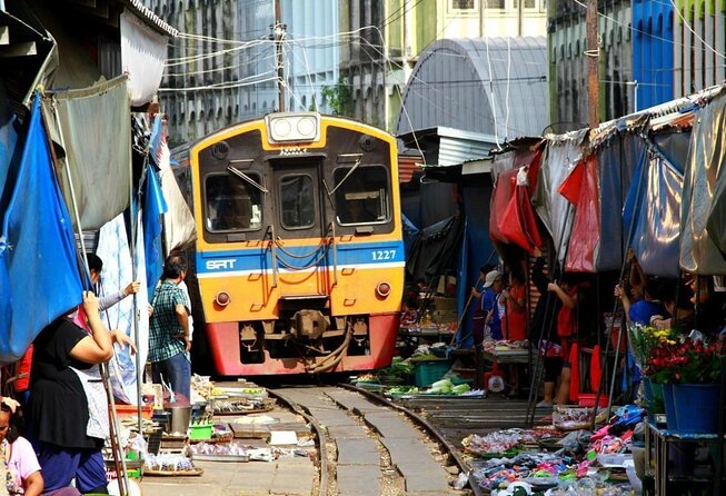 Grand Palace, Damnoen Floating Market & Maeklong Railway Market Tour – Full Day - Why this day works as a Bangkok sampler