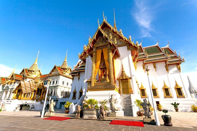 Grand Palace, Damnoen Floating Market & Maeklong Railway Market Tour – Full Day - Who should book this experience
