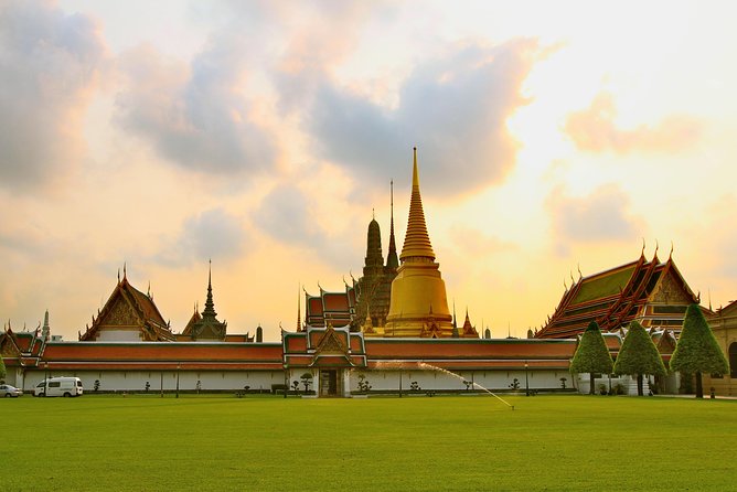 Grand Palace Glory and Emerald Buddha : Half-Day Tour in Bangkok - What the three-and-a-half-hour schedule feels like
