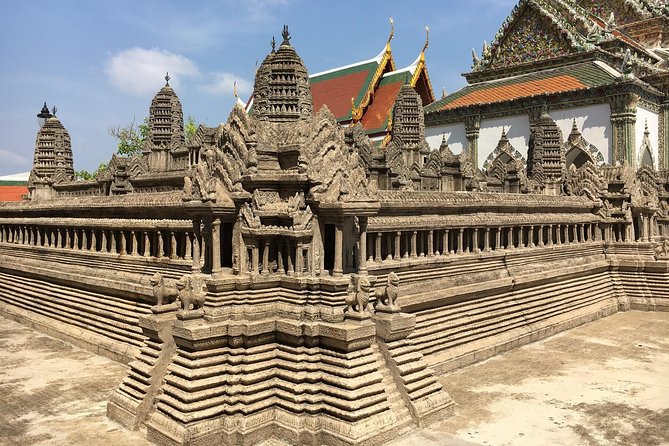 Grand Palace , Thai dance & Fun street walk in Bangkok - Walking through Phahurat and Khlong Ong Ang