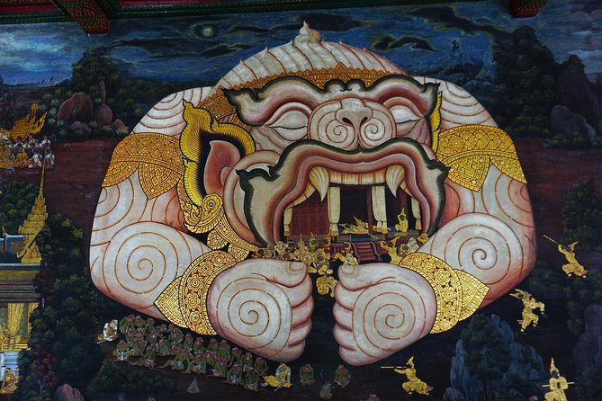 Grand Palace , Thai dance & Fun street walk in Bangkok - A guide who can adjust when plans change