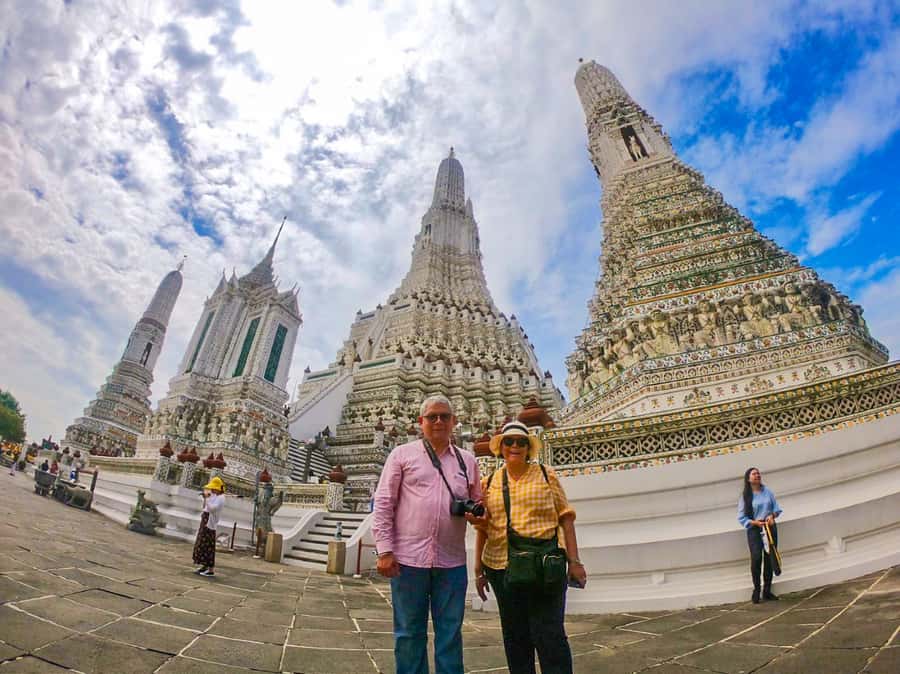 Grand Palace, Wat Pho, and Wat Arun: Guided Tour in Spanish - The Grand Palace and Thailand’s royal story