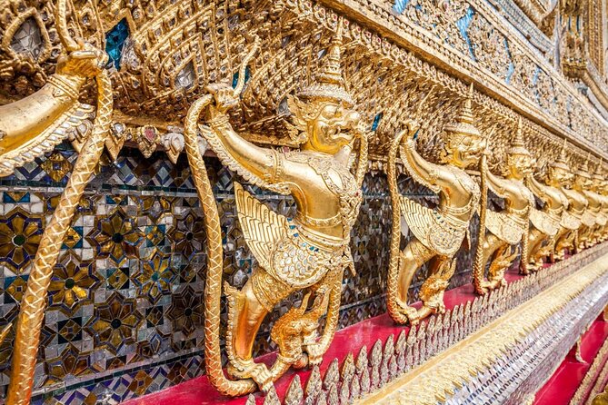 Grand Palace, Wat Phra Kaew, Wat Pho and Wat Arun Walking Tour From Bangkok - Crossing to Wat Arun by the Chao Phraya