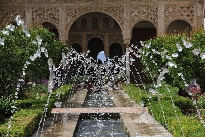 Guided tour of Alhambra and Generalife with Nasrid Palaces - Is $66.38 good value?