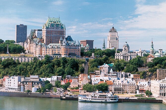 Guided Tour of the Fairmont Le Chateau Frontenac in Quebec City - Who will enjoy this hour most?