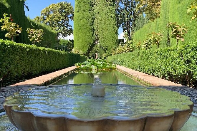 Guided visit to the Alhambra, Nasrid Palaces and Generalife - The Generalife, Orchards, and Sultan’s Summer House
