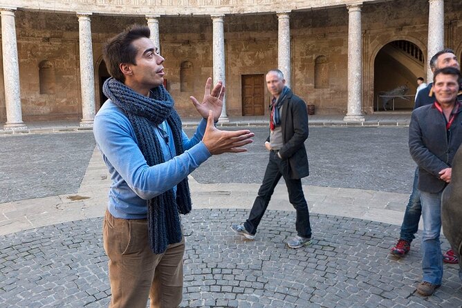 Guided visit to the Alhambra, Nasrid Palaces and Generalife - What the Guides Add