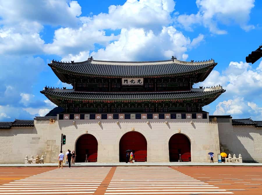Gyeongbokgung Palace, Jogyesa Temple and Bukchon village - Key points to know before you book